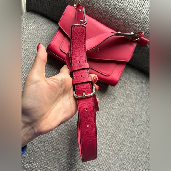 Brand new No tag Guess Georgiana Crossbody Flap Bag – Red - Picture 7 of 16